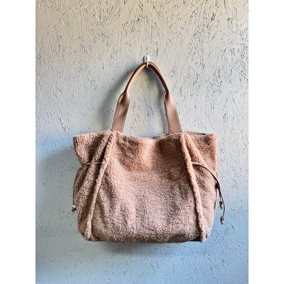 Macy's On 34th Jyyll faux fur Sherpa large tote shoulder bag + pouch 2PC set TAN - Picture 4 of 7